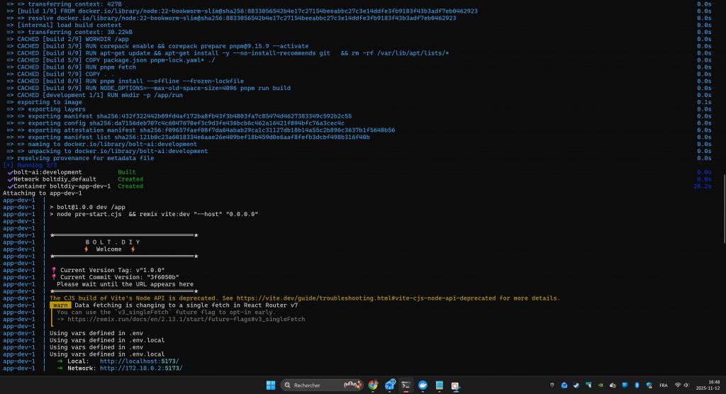 Cette dernière image montre la console Docker lors du démarrage du conteneur Bolt.diy.