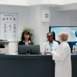 Notre solution révolutionne la gestion quotidienne de votre clinique avec des fonctionnalités spécialement conçues pour le secteur médical. Découvrez comment notre IA améliore votre efficacité opérationnelle :